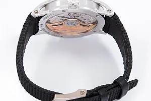 14697_watchlounge_lo.jpg