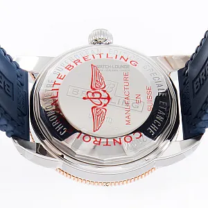 14804_watchlounge_lo.jpg
