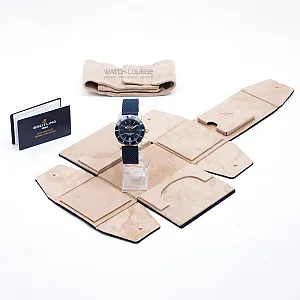 14808_watchlounge_lo.jpg