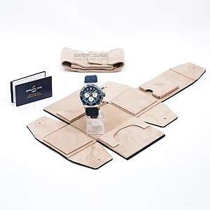 14820_watchlounge_lo.jpg