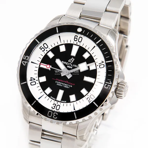 14857_watchlounge_lo_1.jpg