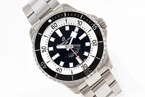 14858_watchlounge_lo.jpg