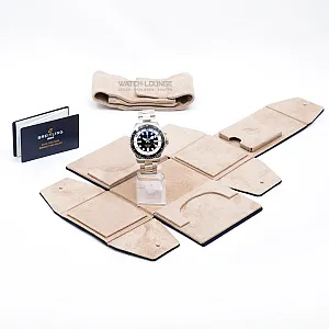 14868_watchlounge_lo.jpg