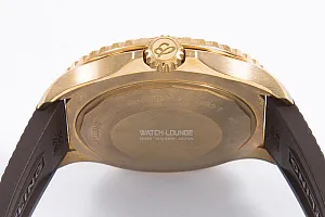 14898_watchlounge_lo.jpg