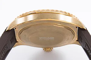 14899_watchlounge_lo.jpg
