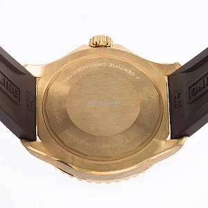 14900_watchlounge_lo.jpg