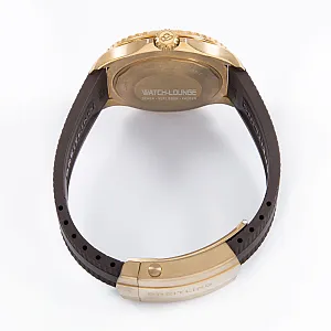 14901_watchlounge_lo.jpg