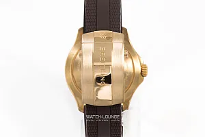 14902_watchlounge_lo.jpg