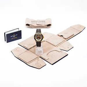14904_watchlounge_lo.jpg