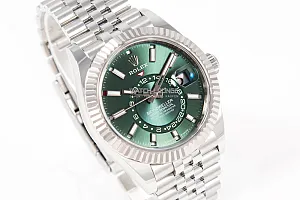 14944_watchlounge_lo.jpg