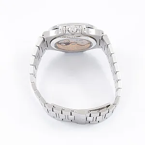 14978_watchlounge_lo.jpg