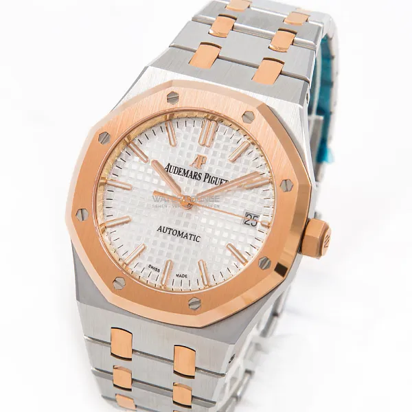 14985_watchlounge_lo_1.jpg