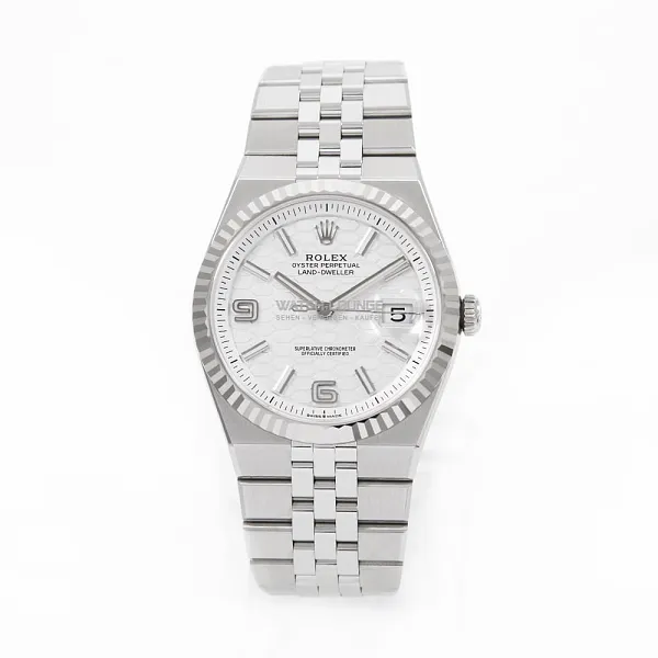 14998_watchlounge_lo.jpg