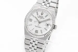 15000_watchlounge_lo.jpg