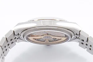 15002_watchlounge_lo.jpg