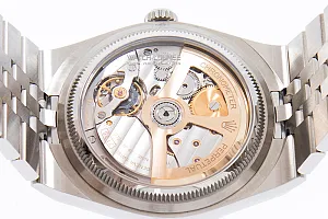 15003_watchlounge_lo.jpg