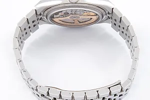 15004_watchlounge_lo.jpg