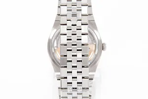 15005_watchlounge_lo.jpg