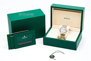 15006_watchlounge_lo.jpg
