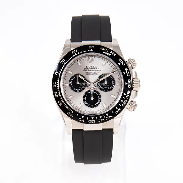 15012_watchlounge_lo.jpg
