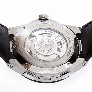 15040_watchlounge_lo.jpg