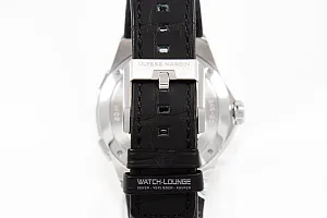 15042_watchlounge_lo.jpg