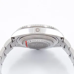 15056_watchlounge_lo.jpg