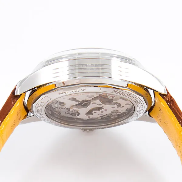 15089_watchlounge_lo.jpg