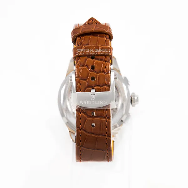 15092_watchlounge_lo.jpg