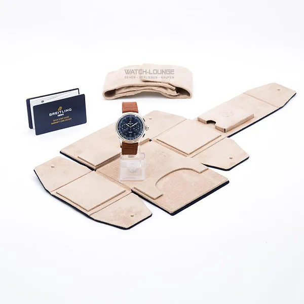 15093_watchlounge_lo.jpg