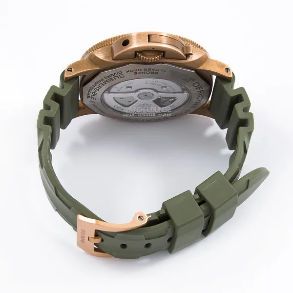 16111_watchlounge_lo.jpg