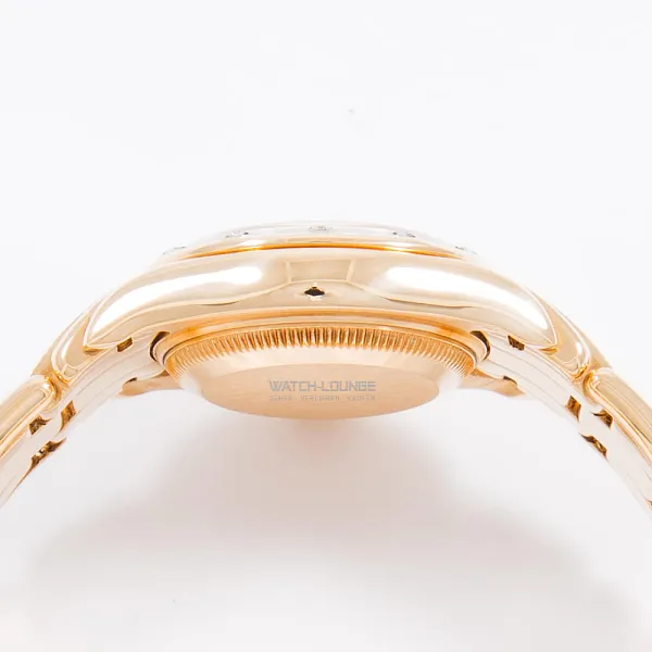 16118_watchlounge_lo.jpg