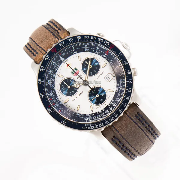 16498_watchlounge_lo.jpg