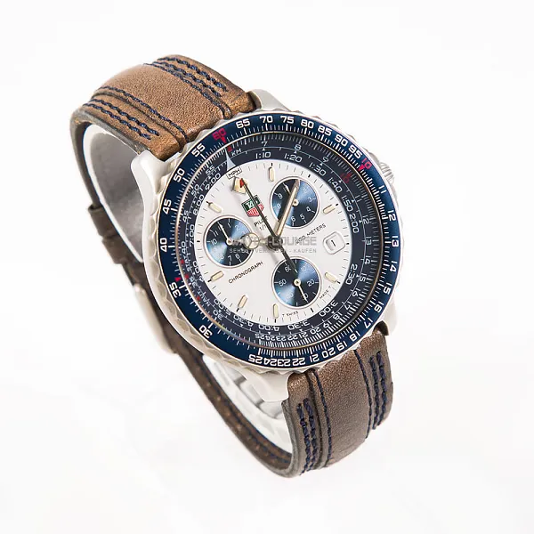 16500_watchlounge_lo.jpg