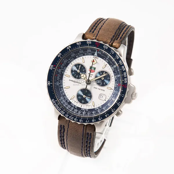 16501_watchlounge_lo.jpg