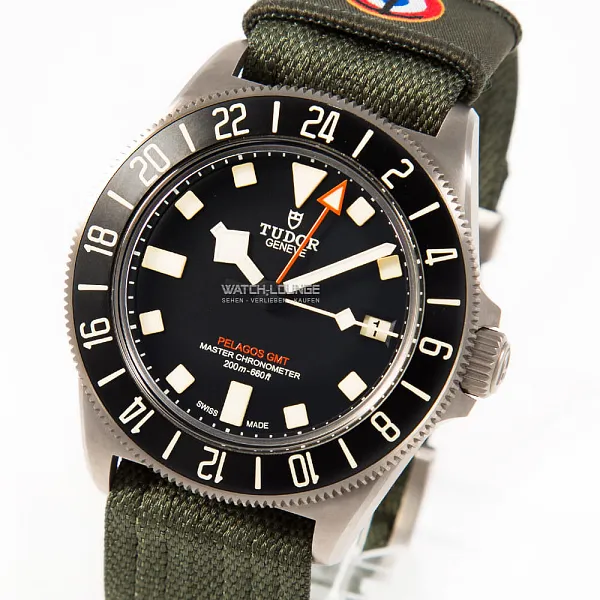 16507_watchlounge_lo_1.jpg