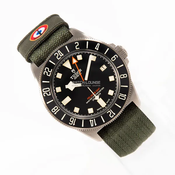 16508_watchlounge_lo.jpg