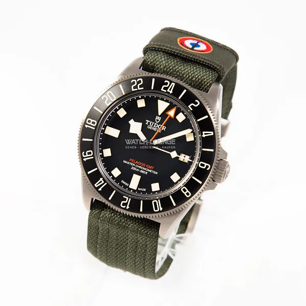 16511_watchlounge_lo.jpg