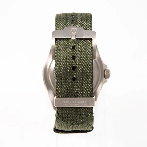 16512_watchlounge_lo.jpg