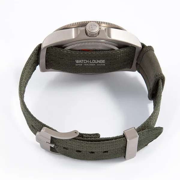 16515_watchlounge_lo.jpg