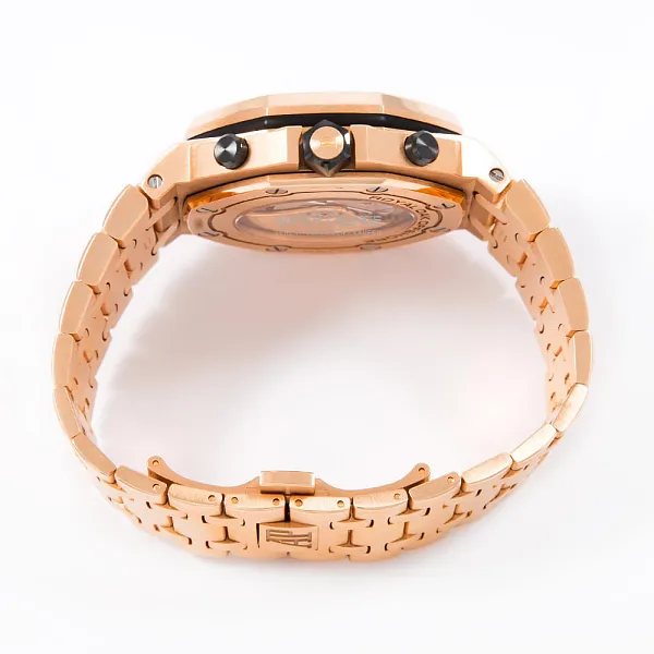 16844_watchlounge_lo.jpg