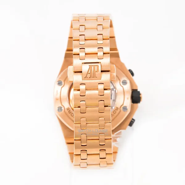 16845_watchlounge_lo.jpg