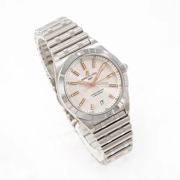 16850_watchlounge_lo_1.jpg