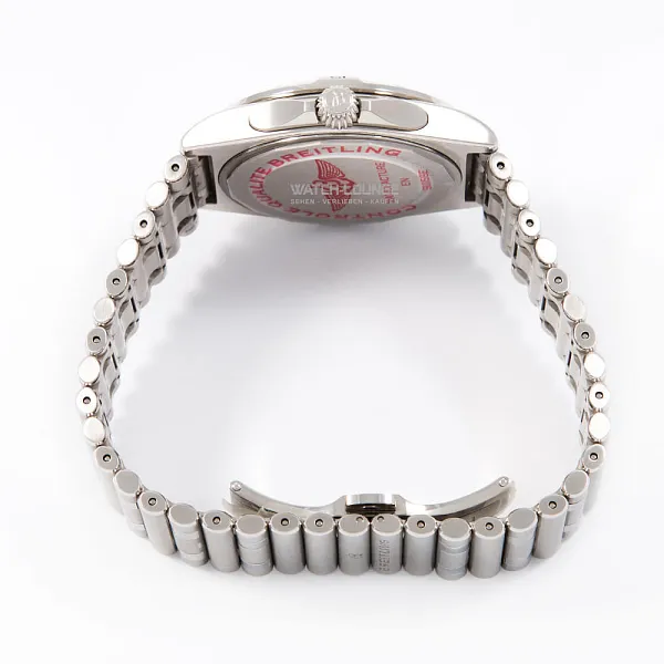 16889_watchlounge_lo.jpg