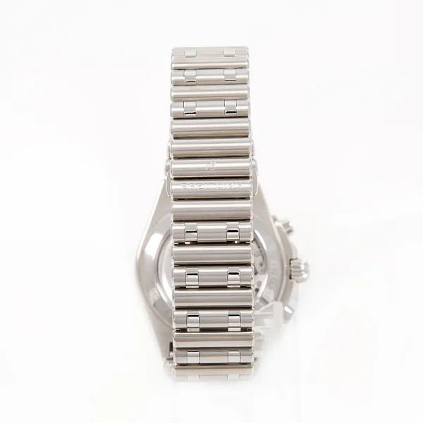 16904_watchlounge.jpg