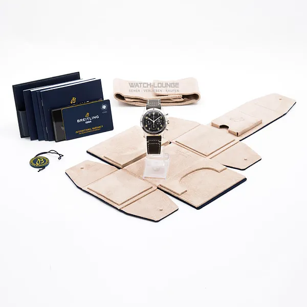 16979_watchlounge_lo.jpg