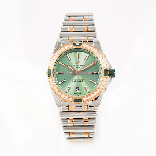 17033_watchlounge_lo.jpg