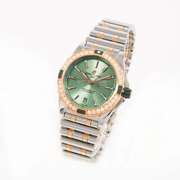 17035_watchlounge_lo.jpg