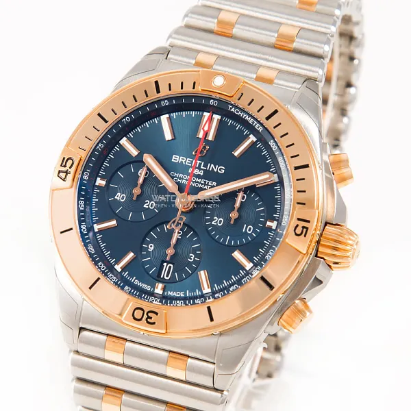 17045_watchlounge_lo_1.jpg