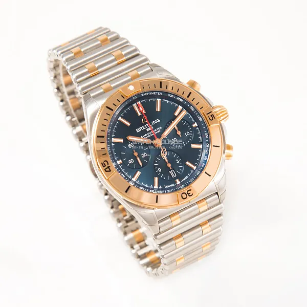 17048_watchlounge_lo.jpg